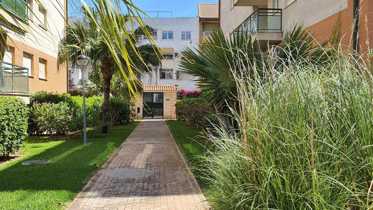 Universidad Del Mar - Alquiler Solo Familias Gandía Exteriér fotografie